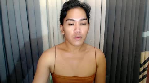 GWEN THOMPSON .......   online show from 01-26-25, 03:25