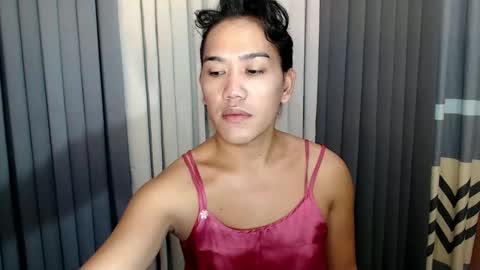 GWEN THOMPSON .......   online show from 02-02-25, 08:02