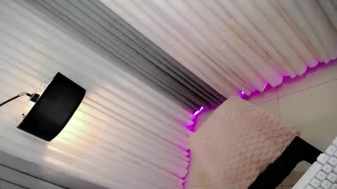 GWEN THOMPSON .......   online show from 10-16-25, 04:41