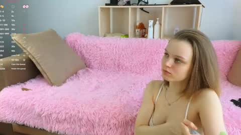 Snapshot of xiaobrunscheen chatting on 05-21-26, 03:02 Luna and Lina online show from 05-21-26, 03:02