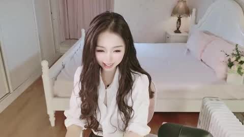 xiaoyu ko online show from 11-18-25, 01:26