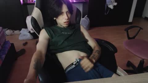 Snapshot of xice_boy chatting on 12-14-25, 10:36 xIce Boy online show from 12-14-25, 10:36