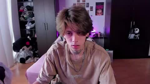 Snapshot of xice_boy chatting on 03-07-26, 03:20 xIce Boy online show from 03-07-26, 03:20