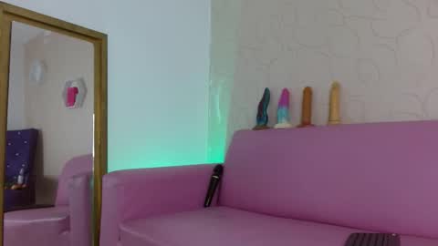 Snapshot of xime_stone chatting on 10-23-25, 01:54 Xime online show from 10-23-25, 01:54