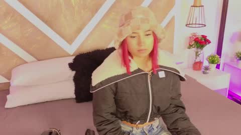 Snapshot of ximena_vasquez8 chatting on 06-08-26, 10:43 Xime online show from 06-08-26, 10:43