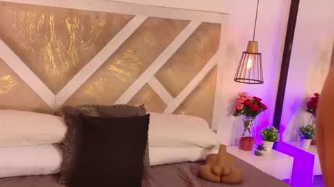 Snapshot of ximena_vasquez8 chatting on 06-12-26, 11:57 Xime online show from 06-12-26, 11:57