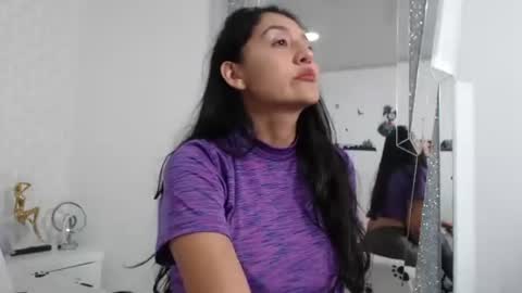 ximena suarez online show from 01-28-25, 03:47