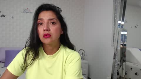 ximena suarez online show from 02-19-25, 04:23