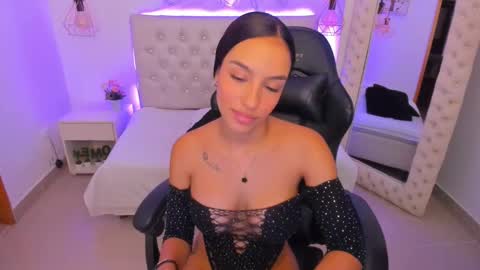 xiomara_cortes online show from 02-25-25, 07:25