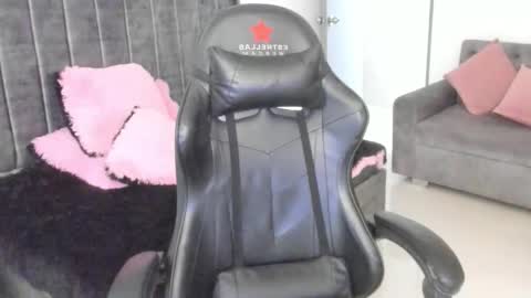 xiomara_cortes online show from 09-24-25, 12:30