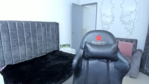 xiomara_cortes online show from 10-13-25, 07:14