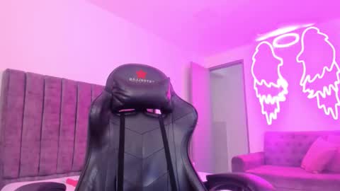 xiomara_cortes online show from 11-25-25, 12:43