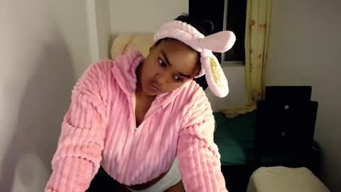xiomy winklar online show from 12-23-24, 12:57