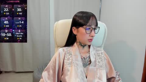 Snapshot of xisisxx chatting on 01-28-25, 10:12 xisisxx online show from 01-28-25, 10:12