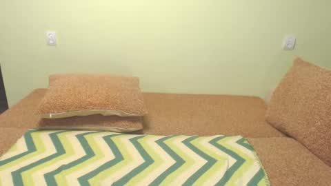 Snapshot of xjuliettexx chatting on 02-05-25, 09:36 Julia online show from 02-05-25, 09:36