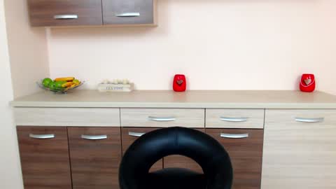 Snapshot of xkimoraxx chatting on 12-27-24, 11:39 Kim online show from 12-27-24, 11:39