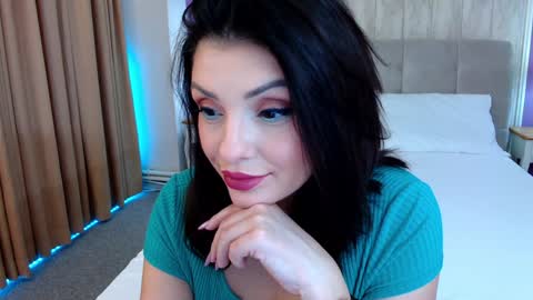 Snapshot of xkimoraxx chatting on 02-04-25, 10:45 Kim online show from 02-04-25, 10:45