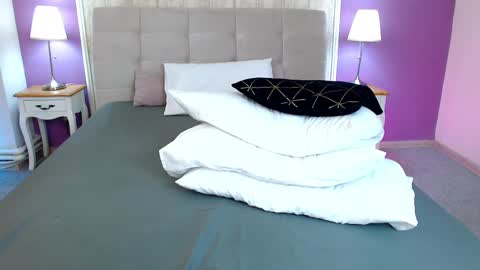 Snapshot of xkimoraxx chatting on 03-10-25, 10:37 Kim online show from 03-10-25, 10:37