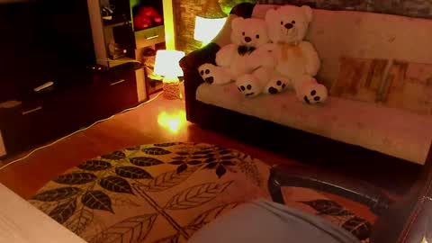 Lara online show from 04-25-26, 08:06