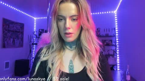   online show from 11-11-25, 07:52