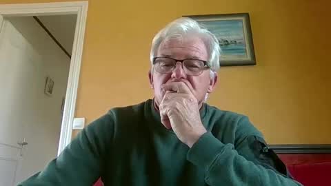 Snapshot of xmaeg3 chatting on 11-18-25, 09:03 xmaeg3 online show from 11-18-25, 09:03