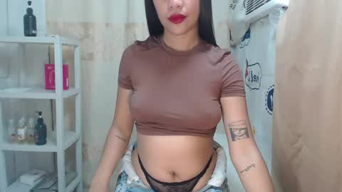 Maxie online show from 04-26-26, 06:44