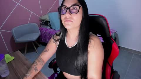 Snapshot of xmilee chatting on 11-09-25, 01:15 MILEE online show from 11-09-25, 01:15