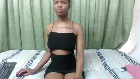 xnaturalslender6x online show from 10-12-25, 08:35