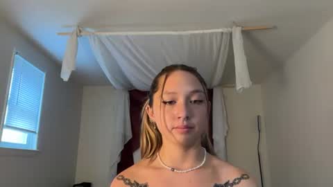 Snapshot of xo_valkyrie_xoxo chatting on 07-18-26, 01:26 xo_valkyrie_xoxo online show from 07-18-26, 01:26