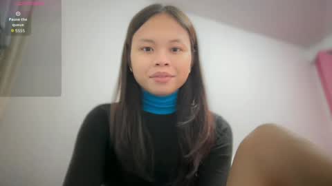 Snapshot of xo_worth_it chatting on 07-15-26, 05:18 nathalie online show from 07-15-26, 05:18