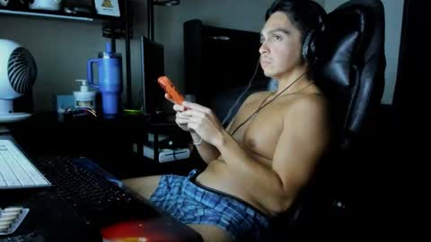 Snapshot of xoalejandroxo6 chatting on 04-05-26, 04:42 xoalejandroxo6 online show from 04-05-26, 04:42