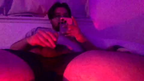 Snapshot of xob3n chatting on 10-28-25, 01:20 Alejandro FullMoon online show from 10-28-25, 01:20