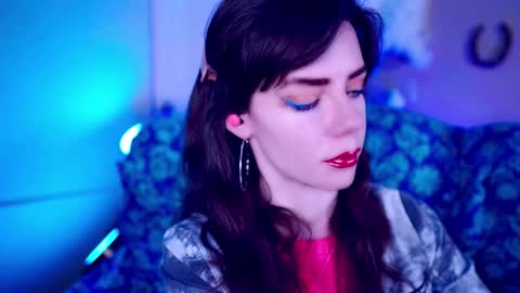 Bella Bondai online show from 11-14-25, 02:54