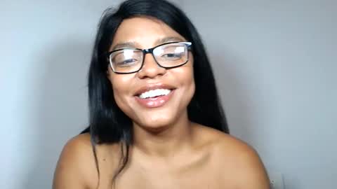 Xoee Winters online show from 12-16-25, 01:38