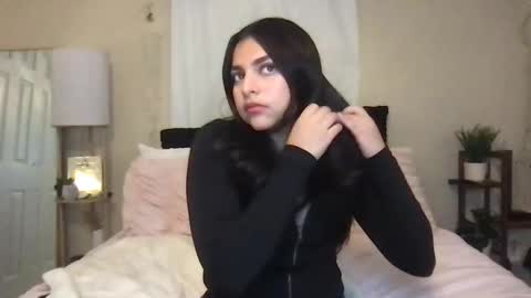 Elle online show from 12-23-25, 02:09