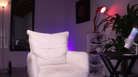   online show from 02-11-25, 03:08