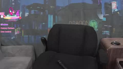 Chloe online show from 09-28-25, 01:11