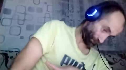 Snapshot of xploid1982 chatting on 10-14-25, 12:33 xploid1982 online show from 10-14-25, 12:33