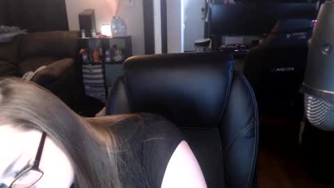 xqueenkendrax online show from 02-18-25, 10:25