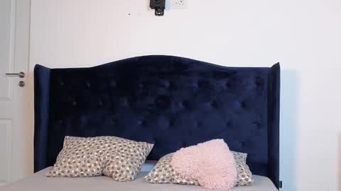 Snapshot of xsexycouples chatting on 02-10-26, 07:29 AnnaMaee online show from 02-10-26, 07:29