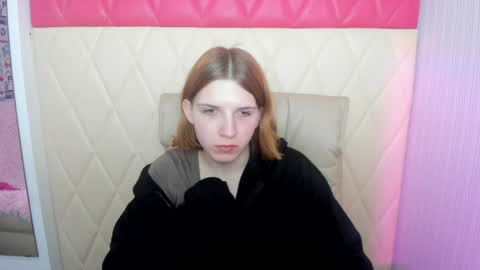 Sophie online show from 04-19-26, 02:44