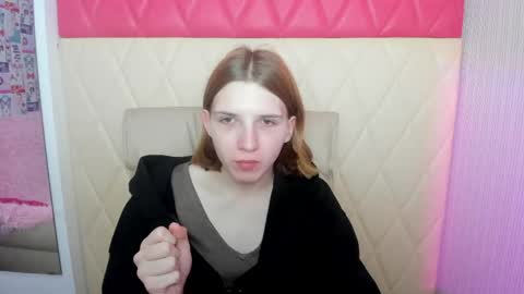 Sophie online show from 04-20-26, 01:19