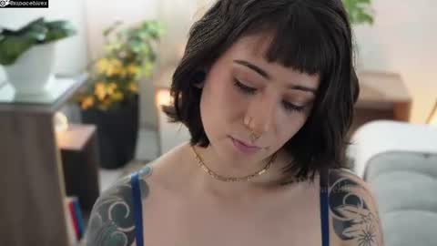 Snapshot of xspacebluex chatting on 06-19-26, 07:50 Blue online show from 06-19-26, 07:50