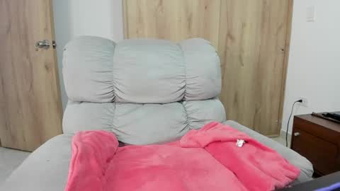 Hellen Sofia instagram hellen5546 online show from 04-17-26, 08:01