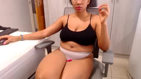Snapshot of xspiketeex chatting on 01-20-25, 02:46 spykeXtee online show from 01-20-25, 02:46