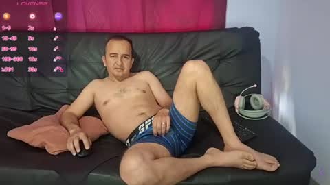 Snapshot of xthesexybossx chatting on 07-21-26, 02:08 xthesexybossx online show from 07-21-26, 02:08