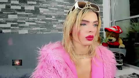 Snapshot of xthesexyboyx chatting on 07-21-26, 04:37 Femboy Exotic online show from 07-21-26, 04:37