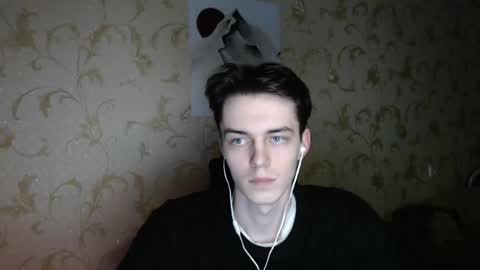 Snapshot of xtraqqq chatting on 04-23-26, 08:11 traqqq online show from 04-23-26, 08:11