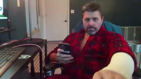 Snapshot of xtremo69 chatting on 12-09-24, 04:05 Daddy online show from 12-09-24, 04:05