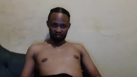 Snapshot of xtroyxxx chatting on 05-22-26, 08:36 Troy online show from 05-22-26, 08:36